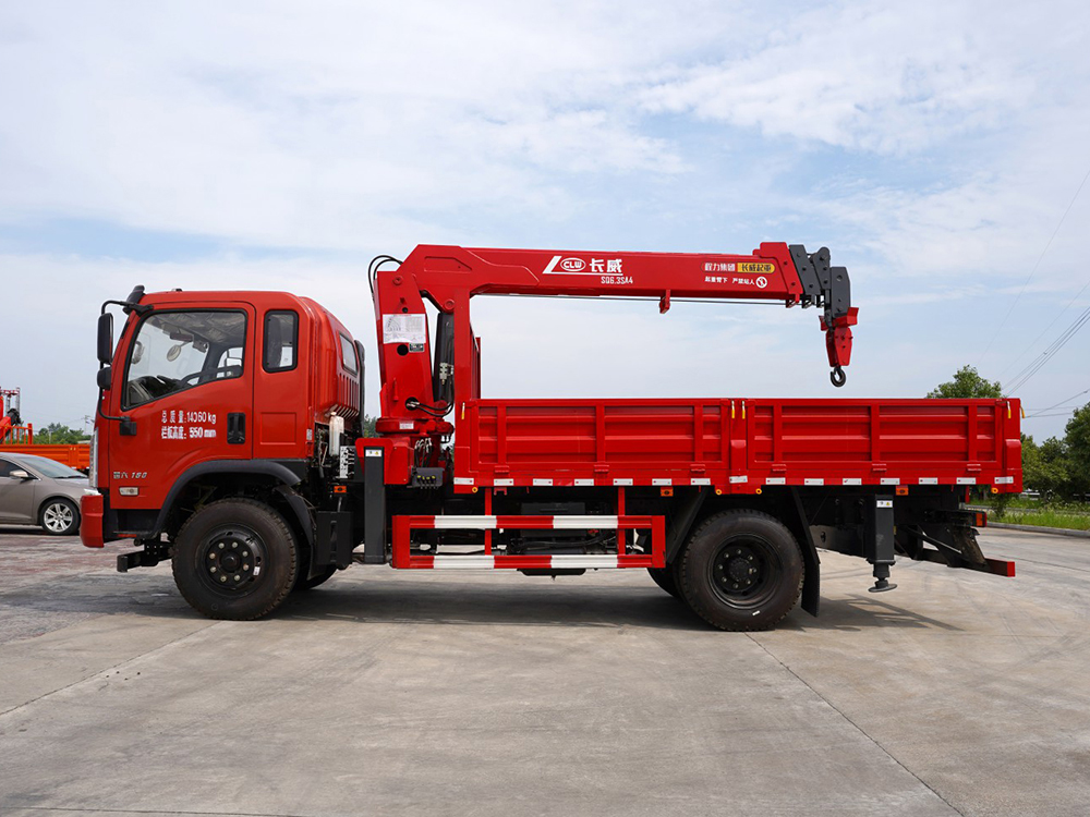 國(guó)六東風(fēng)單橋長(zhǎng)威6.3噸四節(jié)直臂吊機(jī)隨車(chē)吊